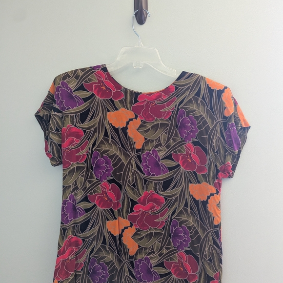 item eyes Tops - Elegant Floral Women's Blouse